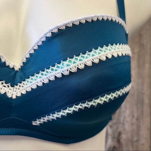 SHADE & Shore Bikini Top Blue Lace Strappy Underwire NWOT - Picture 2 of 8